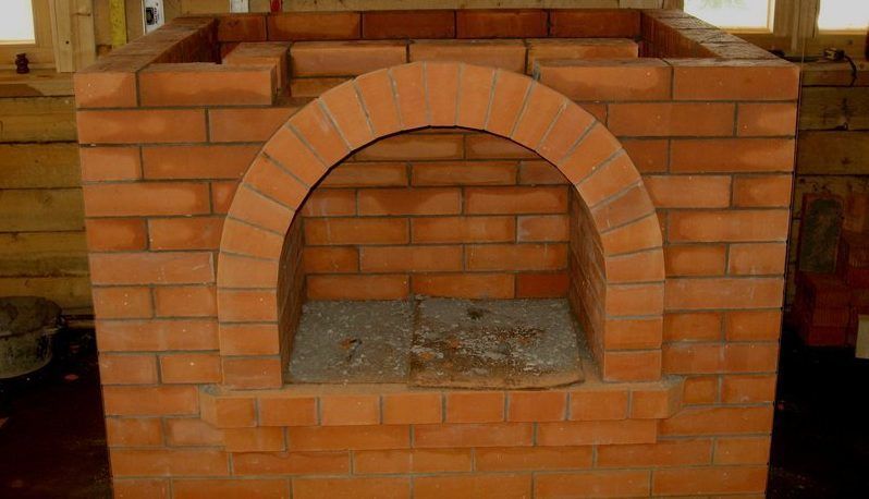 Кладка арки камина